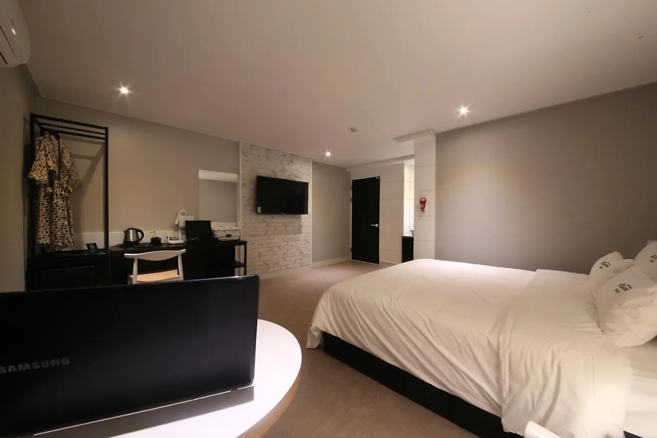 Almond Hotel Gupo Station Busan 2*,  South Korea