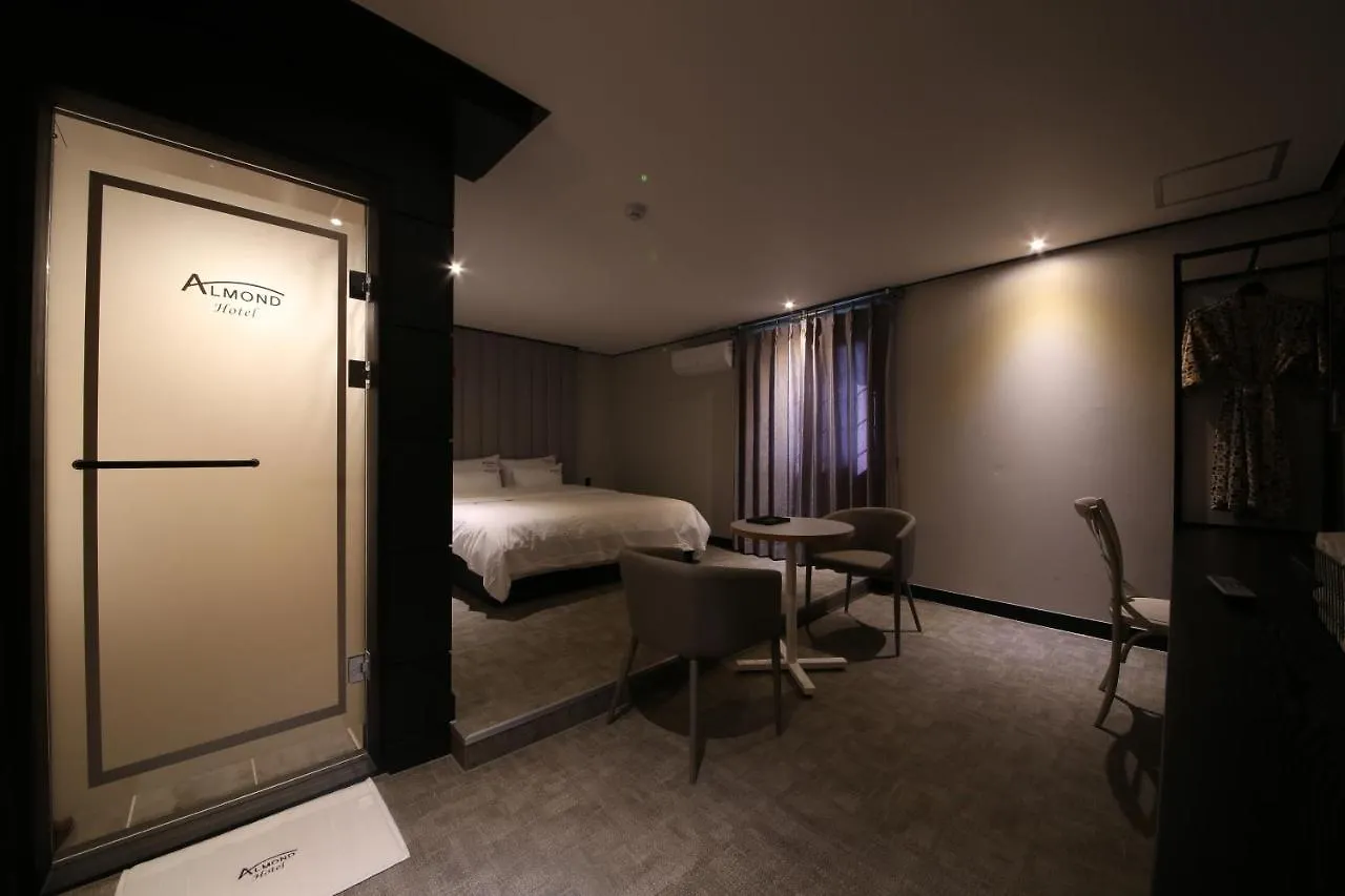 Almond Hotel Gupo Station Busan