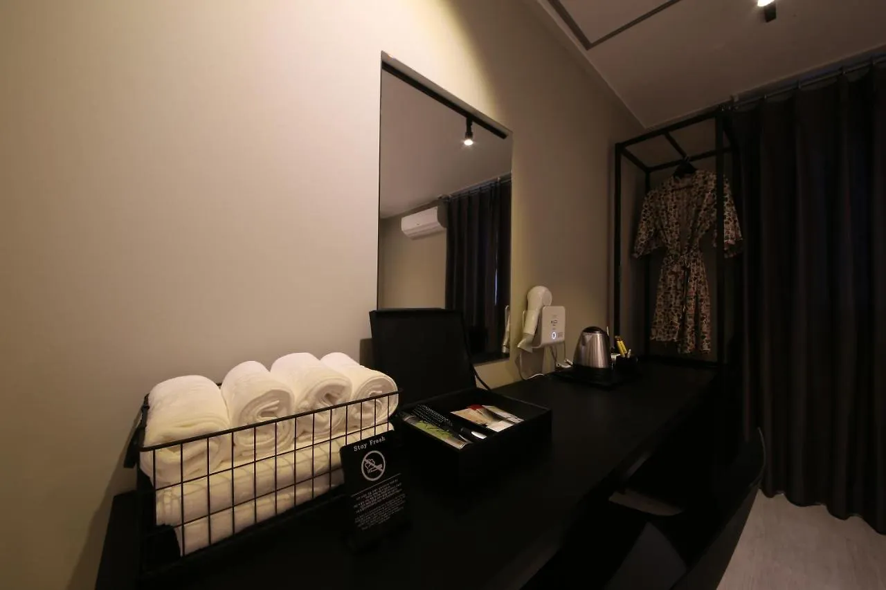 Almond Hotel Gupo Station Busan