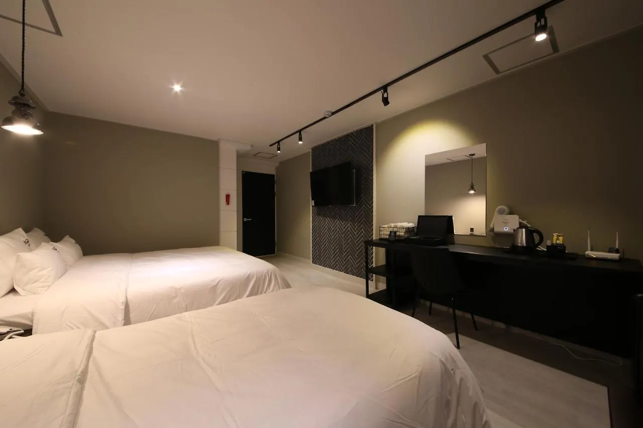 Almond Hotel Gupo Station Busan