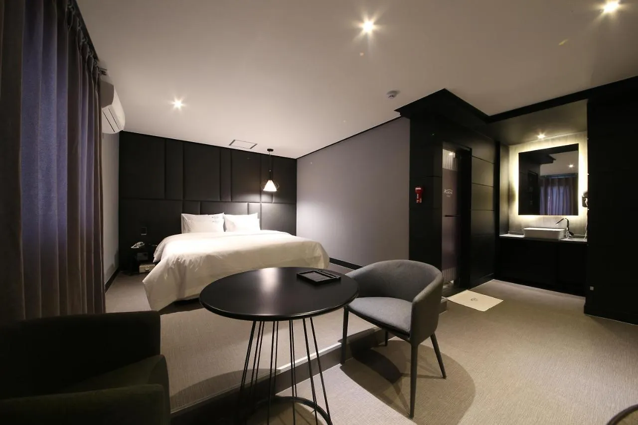 Almond Hotel Gupo Station Busan 2*,  South Korea