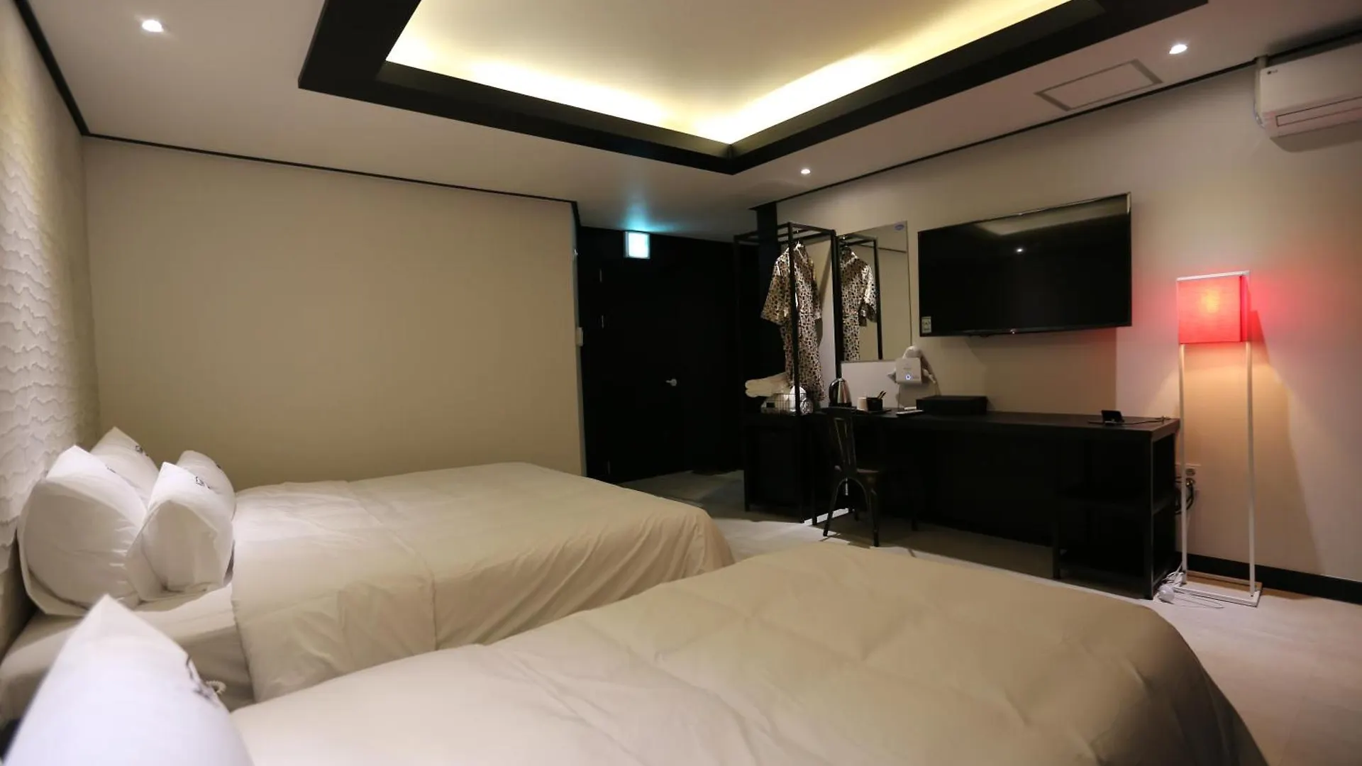Almond Hotel Gupo Station Busan 2*,  South Korea