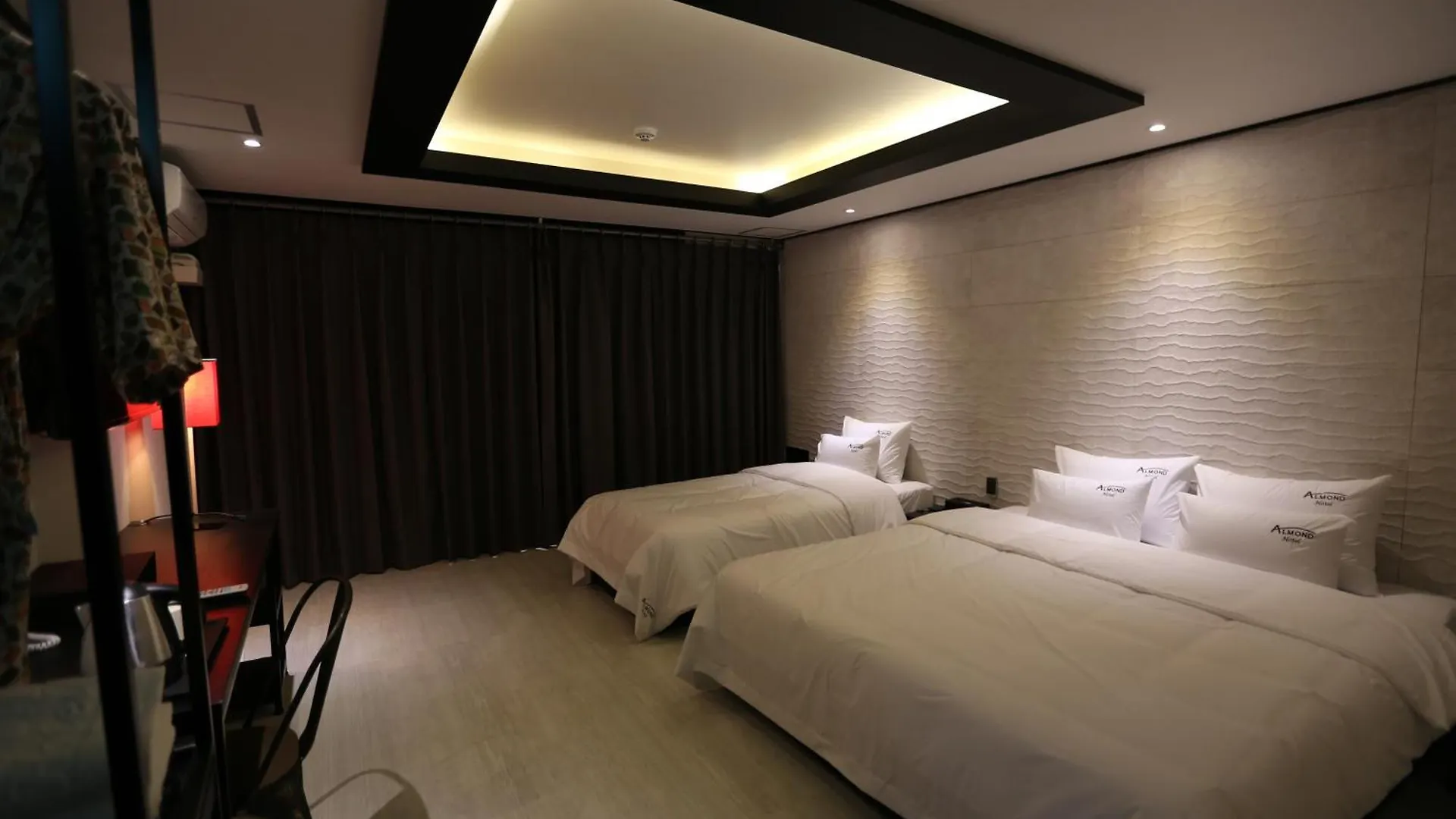 Almond Hotel Gupo Station Busan