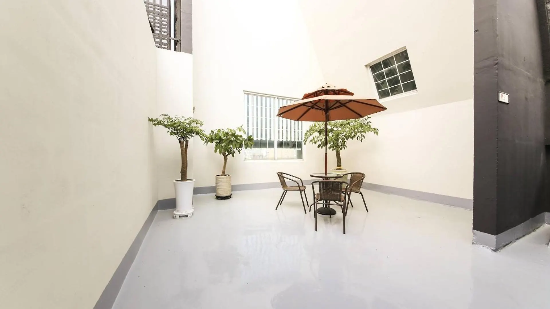 Almond Hotel Gupo Station Busan 2*,  South Korea